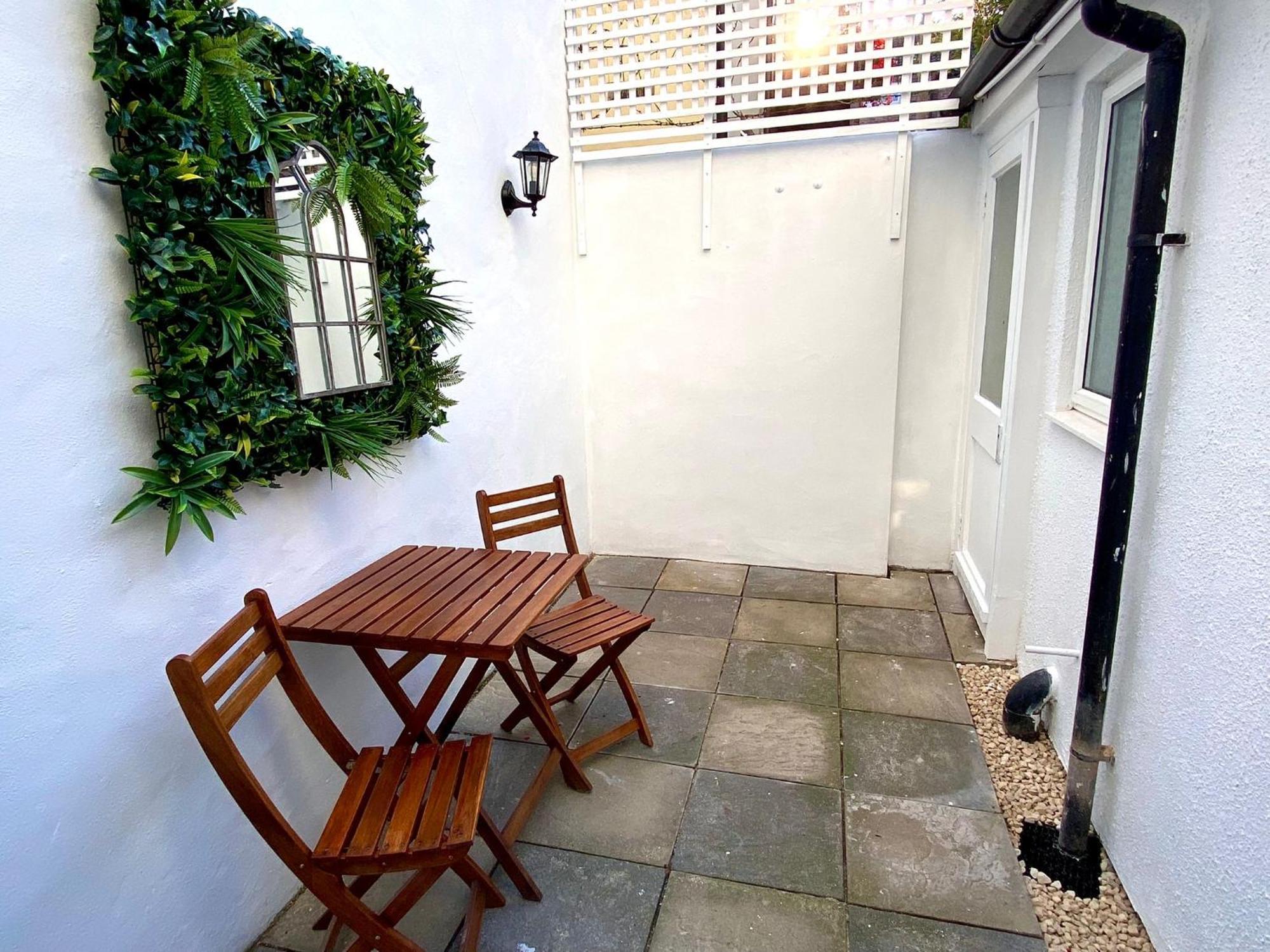 Kemptown Courtyard Apartment Brighton Eksteriør billede